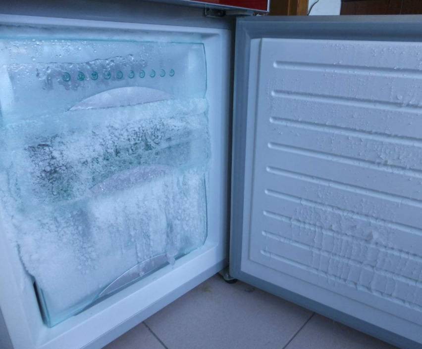 新买的无霜冰箱结霜了-这是正常现象吗？