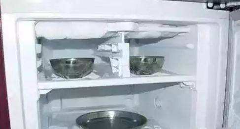 冰箱很厚的霜怎么办？以下方法快速除霜
