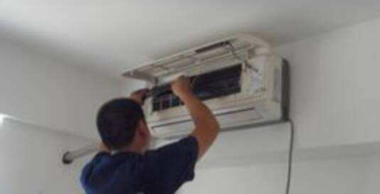 如何维护保养日立空调分体式空调器？
