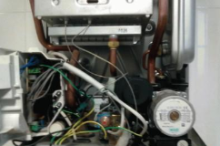 如何安装阿里斯顿厨房燃气热水器